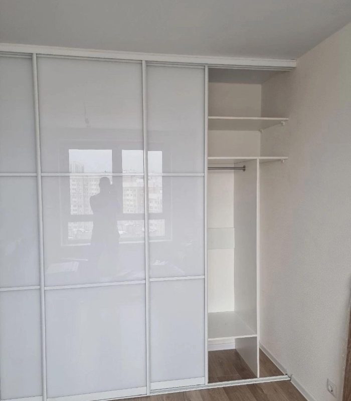 Шкаф-купе белый глянцевый фото