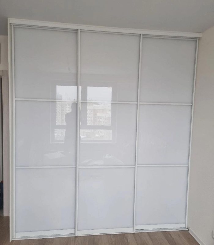 Шкаф-купе белый глянцевый фото