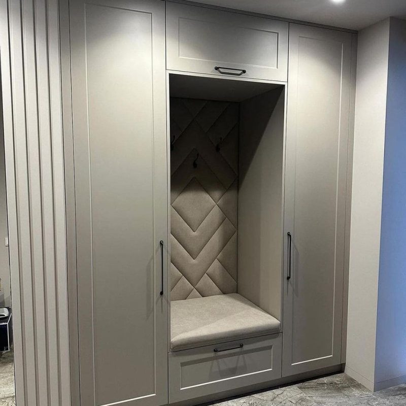 Распашной шкаф под серебро фото